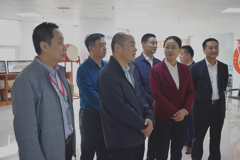 熱烈歡迎河南省委統(tǒng)戰(zhàn)部副部長梁險峰一行蒞臨安陽青峰網(wǎng)絡(luò)調(diào)研社會階層工作！